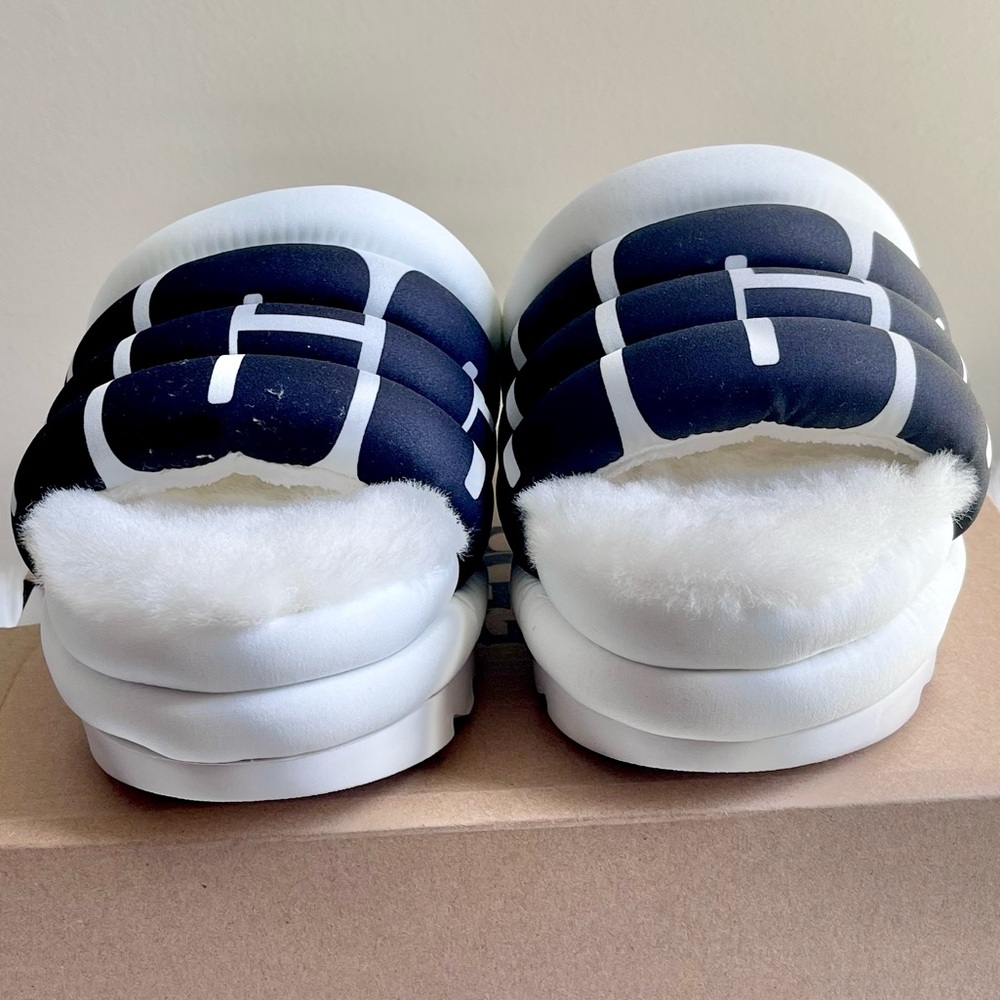 NIB UGG Puft Maxi Slide Logo White Real Lamb Fur - Size 6 - Picture 11 of 13
